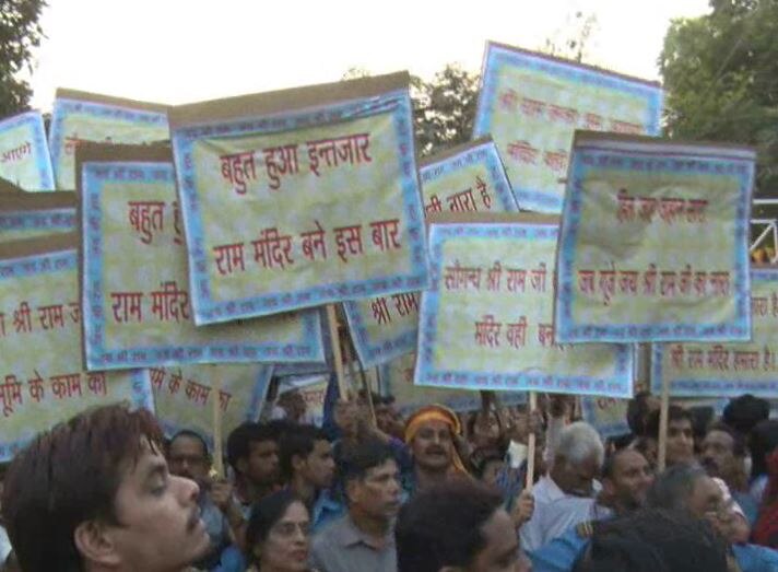 देवकी नंदन ठाकुर का मुसलमानों को ऑफर, कहा- मुस्लिम कहें अयोध्या राम की है तो मैं उन्हें मस्जिद बनाकर दूंगा