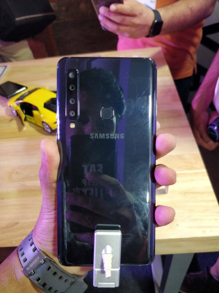 Samsung Galaxy A9(2018) Review: कैसे Samsung ने 4 कैमरे वाले स्मार्टफोन को लॉन्च कर दूसरी कंपनियों को दे दी कड़ी टक्कर