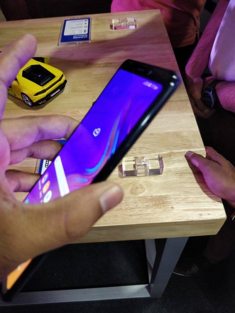 Samsung Galaxy A9(2018) Review: कैसे Samsung ने 4 कैमरे वाले स्मार्टफोन को लॉन्च कर दूसरी कंपनियों को दे दी कड़ी टक्कर