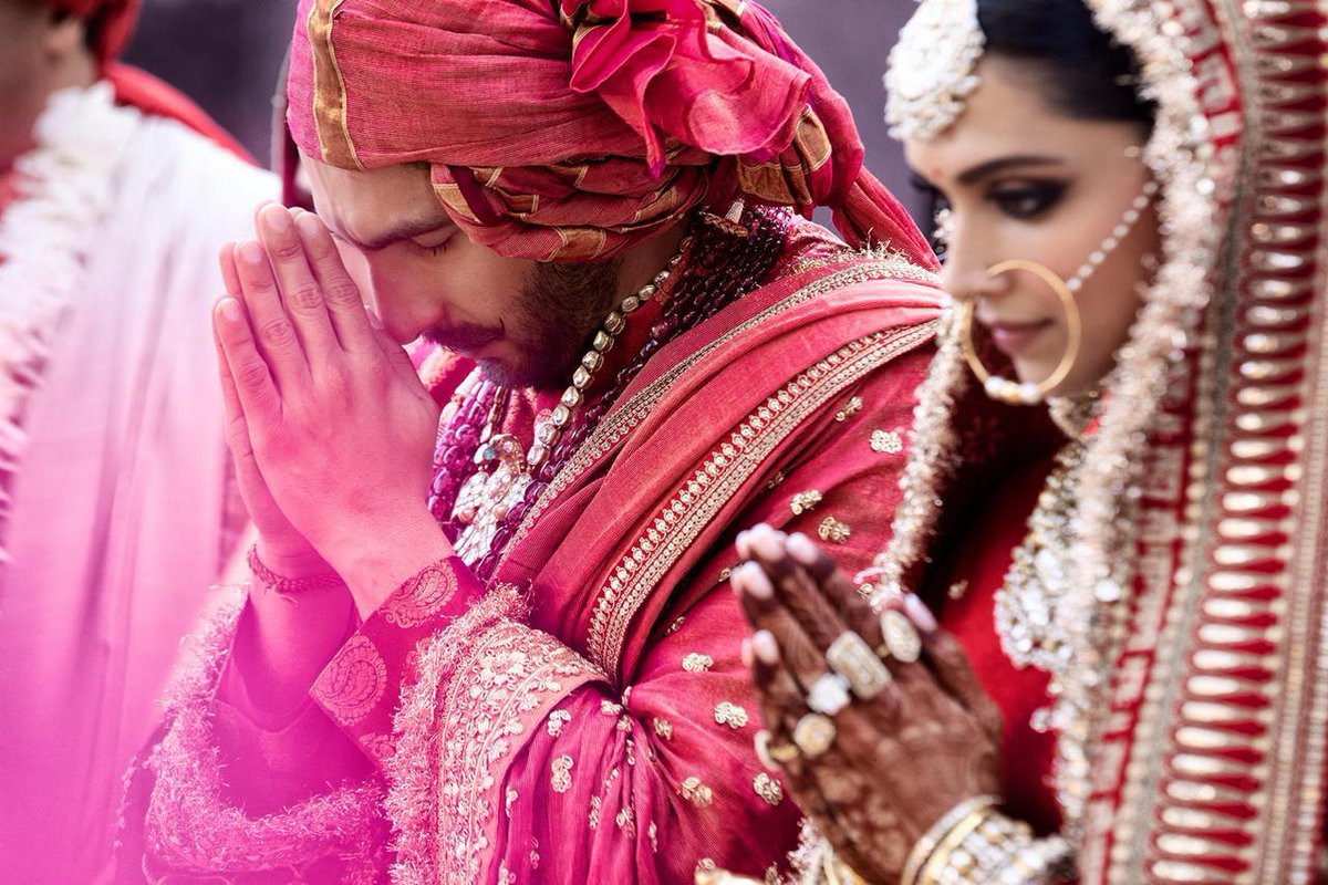 DeepVeerWedding PICS: FULL LOOK of Ranveer and Deepika from their Konkani  wedding!