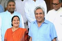 सुषमा स्वराज नहीं लड़ेंगी 2019 का चुनाव, उनके पति ने कहा- एक वक्त आया था जब मिल्खा सिंह ने भी दौड़ना बंद कर दिया