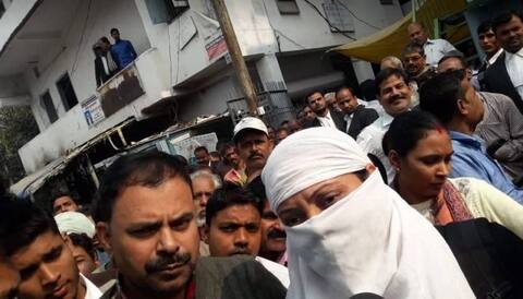 मुजफ्फरपुर शेल्टर केस: ब्रजेश ठाकुर की राजदार मधु ने किया सरेंडर, कहा- बालिका गृह से कोई लेना देना नहीं मुजफ्फरपुर शेल्टर केस: ब्रजेश ठाकुर की राजदार मधु ने किया सरेंडर, कहा- बालिका गृह से कोई लेना देना नहीं