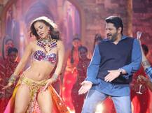 \'फ्रॉड सइयां\' के सॉन्ग के लिए एली अवराम के साथ अरशद वारसी ने लगाए शानदार ठुमके, देखें तस्वीरें