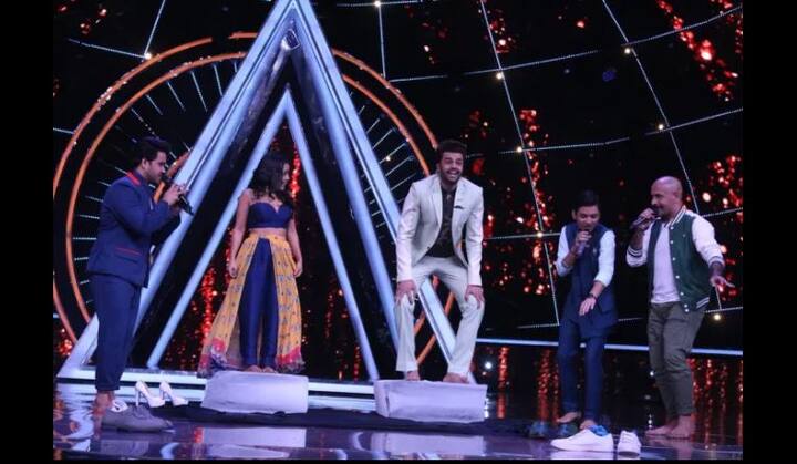 सोनी टीवी का मशहूर रिएलिटी शो इंडियन आइडल इस हफ्ते 5900 इंप्रेशन के साथ पांचवे नंबर पर है.