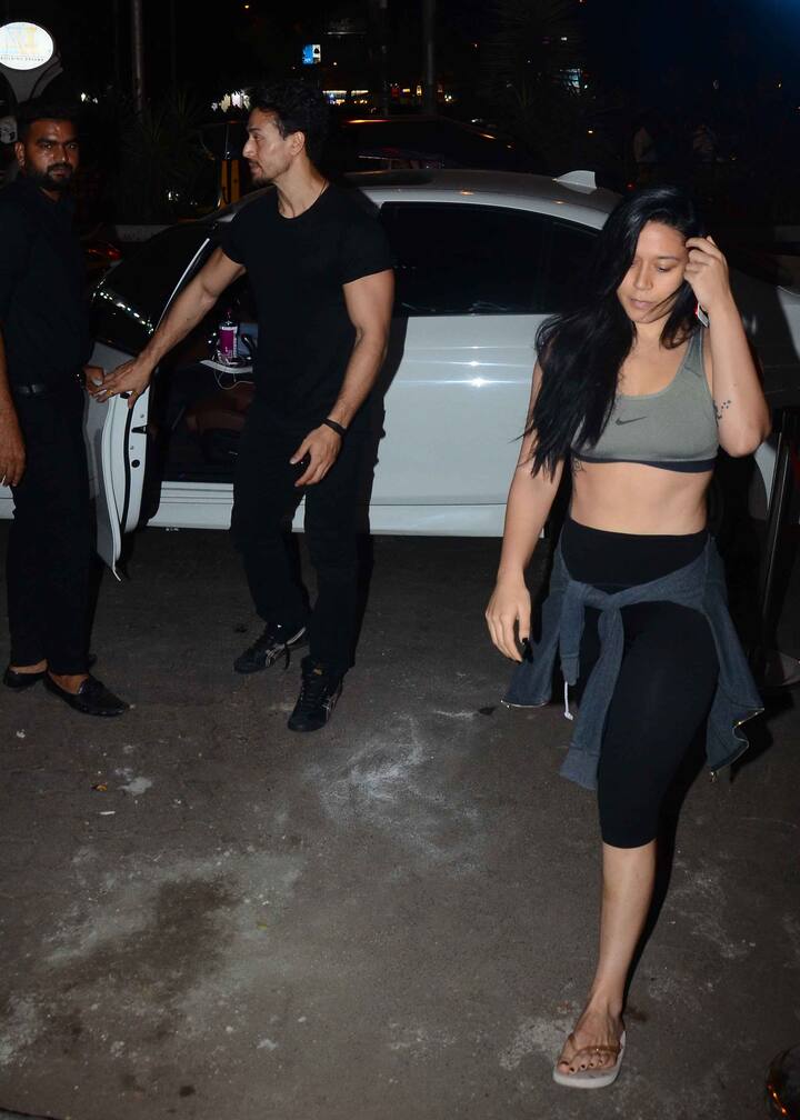 बता दें कि कृष्णा श्रॉफ कुछ समय पहले अपनी बोल्ड तस्वीरों की वजह से सुर्खियों में छाई थीं.