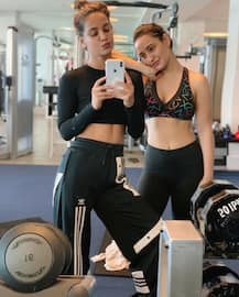 मैगजीन के लिए रेड स्विमिंग ड्रेस में नेहा शर्मा ने कराया फोटोशूट, वायरल हुई तस्वीर