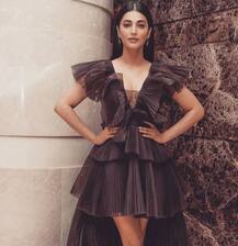 ग्लैमरस अवतार में अवॉर्ड शो अटेंड करने पहुंचीं श्रुति हसन