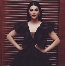 ग्लैमरस अवतार में अवॉर्ड शो अटेंड करने पहुंचीं श्रुति हसन