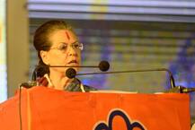 सोनिया गांधी का केसीआर पर हमला, बोली- तेलंगाना छोड़ CM ने परिवार चलाया