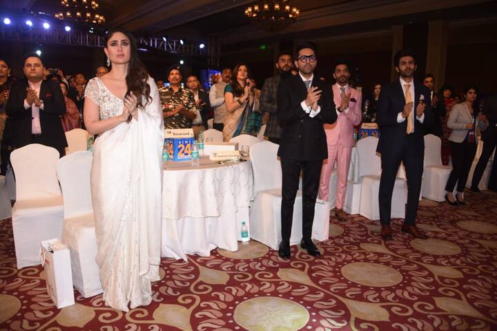 साड़ी में करीना कपूर का ये सेक्सी अवतार लोगों को काफी पंसद आ रहा है.