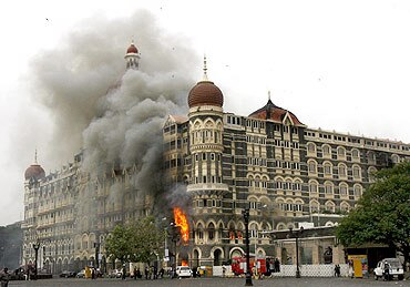 26/11 के 10 साल: वरिष्ठ पत्रकार विजय वैद्य के दिमाग में आज भी घूमती हैं हमले की भयावह तस्वीरें