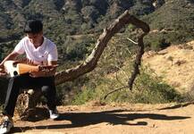 \'रबाब\' बजाकर चर्चा में आए 19 साल के सुफियान मलिक