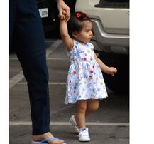 कुछ इस तरह बहन इनाया के साथ मस्ती करते दिखे तैमूर अली खान