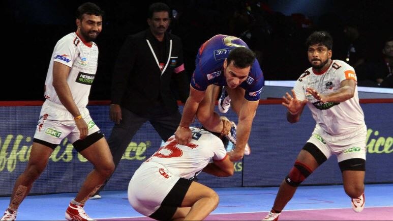 Pro Kabaddi League 2018: हरियाणा स्टीलर्स ने शानदार प्रदर्शन करते हुए दबंग दिल्ली को 34-27 से दी मात