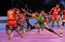 Pro Kabaddi League 2018: पटना पाइरेट्स ने बेंगलुरू बुल्स को 35-32 से दी शिकस्त
