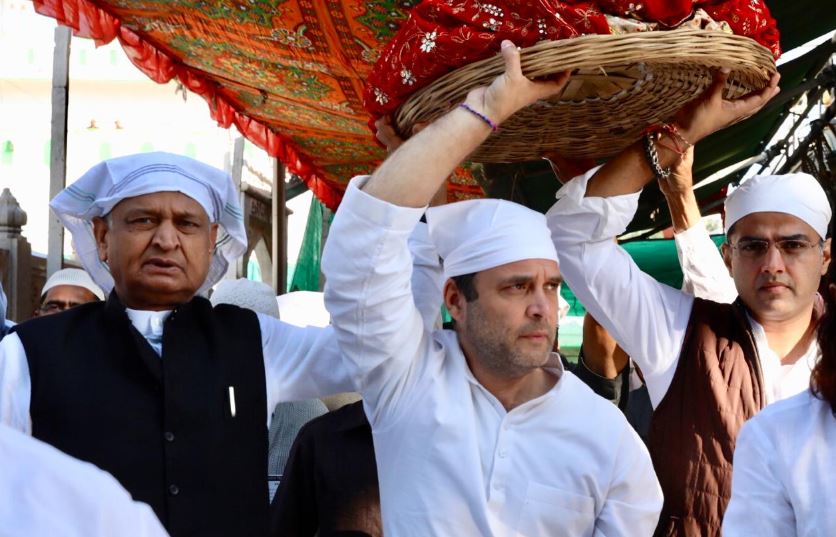 चुनावी तीर्थ पर राहुल गांधी, पहले अजमेर दरगाह पर चढ़ाई चादर फिर ब्रह्मा मंदिर में की पूजा