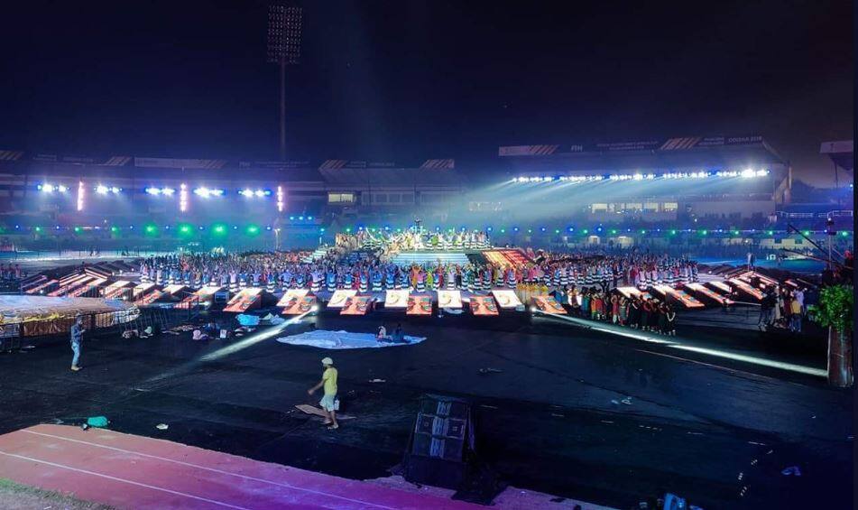 Mens Hockey World Cup 2018 opening ceremony sharukh khan madhuri dixit will be their Hockey World Cup 2018: रंगारंग आगाज के लिए सजा भुवनेश्वर का कलिंगा स्टेडियम, मौजूद रहेंगी कई बड़ी हस्तियां