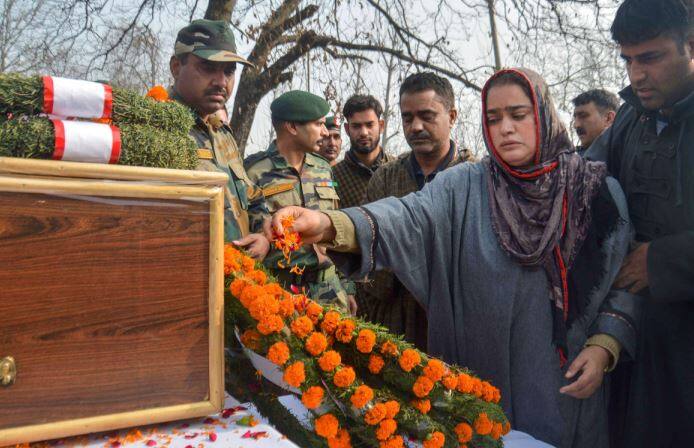 आतंकवाद छोड़ भारतीय सेना में शामिल हुए थे अहमद वानी, अब आतंकियों से लोहा लेते हुए शहीद