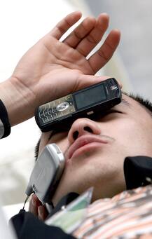 भारत के लिए चिंताजनक स्थिति, नेपाल ने भारी मात्रा में चीन से ख़रीदे मोबाइल फोन