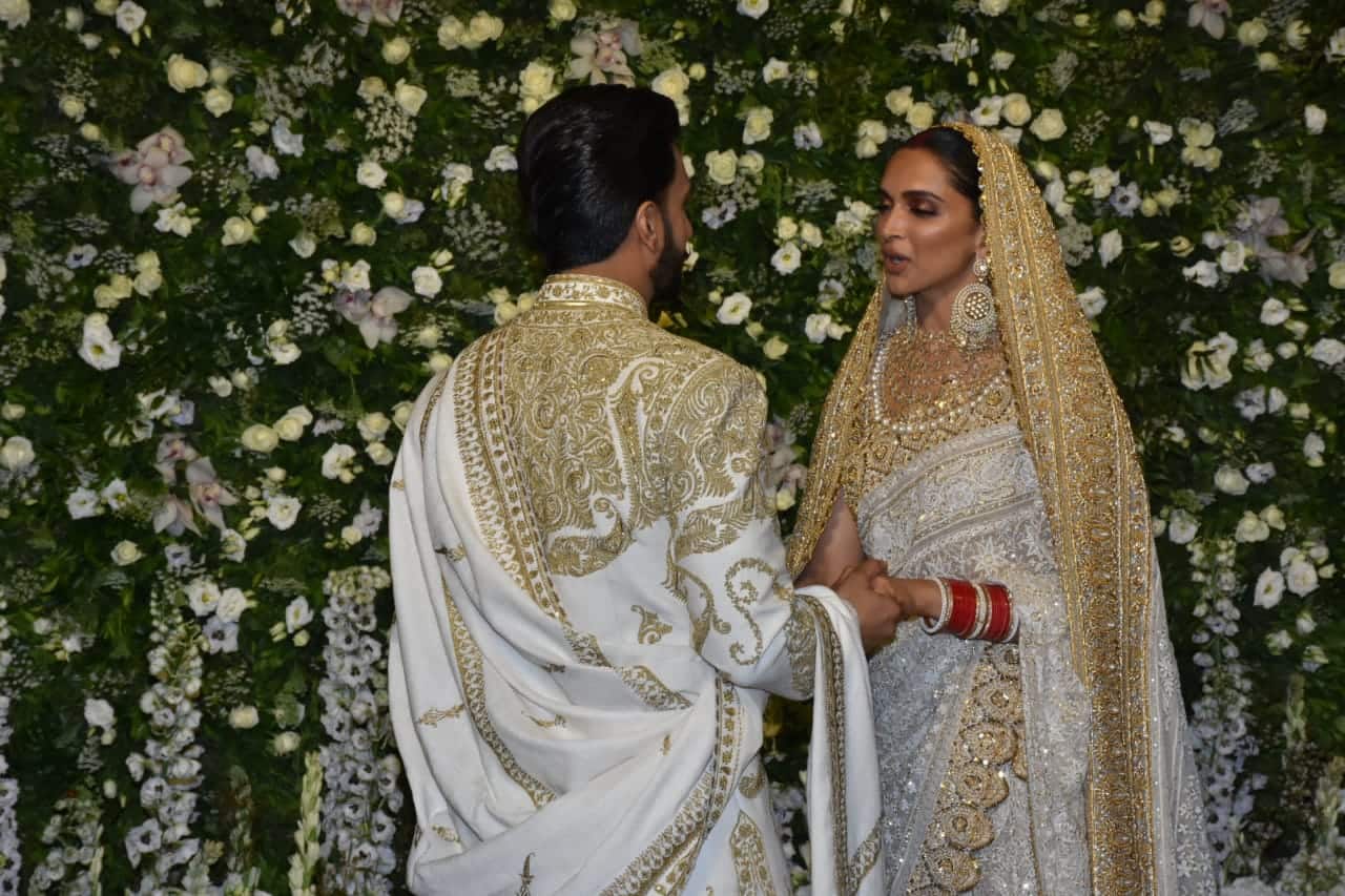 अपने रिसेप्शन में रॉयल लुक में पहुंचे दीपिका पादुकोण और रणवीर सिंह, बेहद खास हैं तस्वीरें