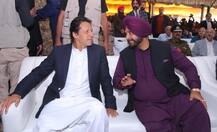 भारत-पाक रिश्तों पर इमरान का तंज़ , कहा- मैं ख्वाब देखता हूं, चांस लेता हूं, वोट बैंक नहीं देखता