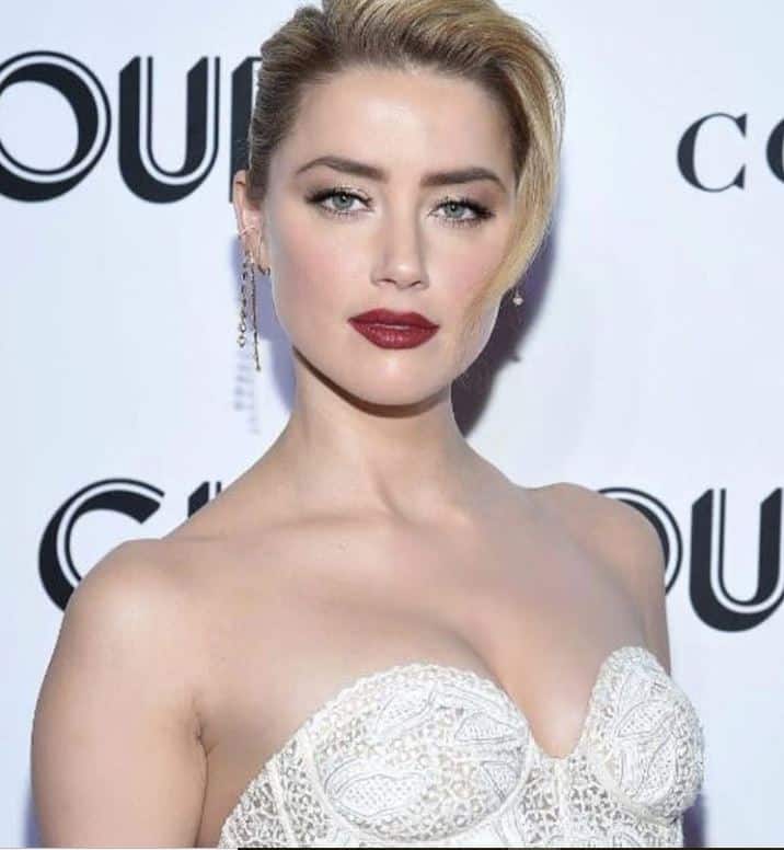 हाल में अंबर को लोरियल ने 'वुमेन ऑफ द ईयर' का अवॉर्ड दिया है. तस्वीर: इंस्टाग्राम 