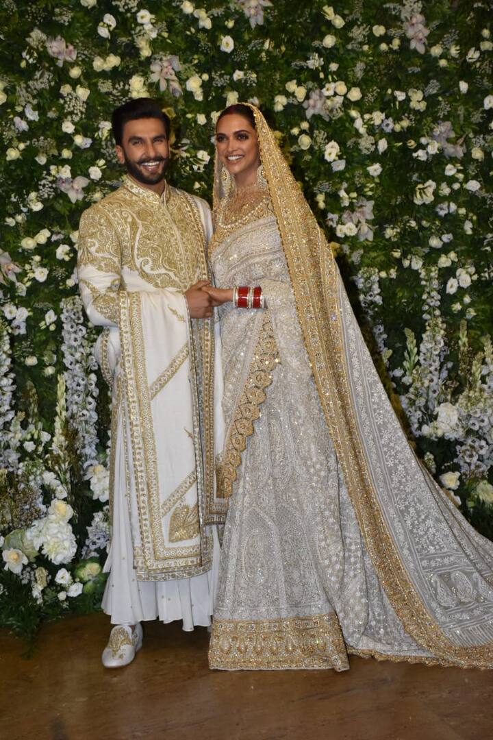 इस शादी की तस्वीरें दीपिका और रणवीर दोनों ने सोशल मीडिया के जरिए शेयर की थीं.