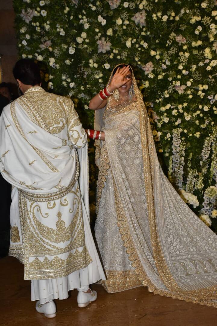 इस साल की ये मोस्ट अवेटेड शादी इटली के लेक कोमो के किनारे बने बेहद खूबसूरत विला देल बलबियानेलो (Villa del balbianello) में 14 और 15 नवंबर को हुई.