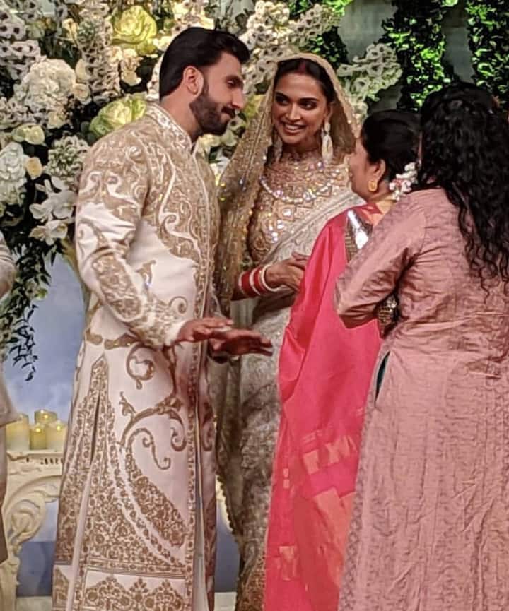 14 और 15 नवंबर को इन सितारों की शादी कोंकणी और सिंधी दोनों रीति रिवाजों से हुई. इस शादी में सिर्फ 40 लोग शरीक हुए थे.