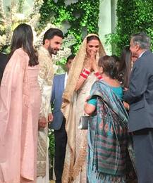 रणवीर सिंह और दीपिका पादुकोण के रिसेप्शन की Inside तस्वीरें देखें