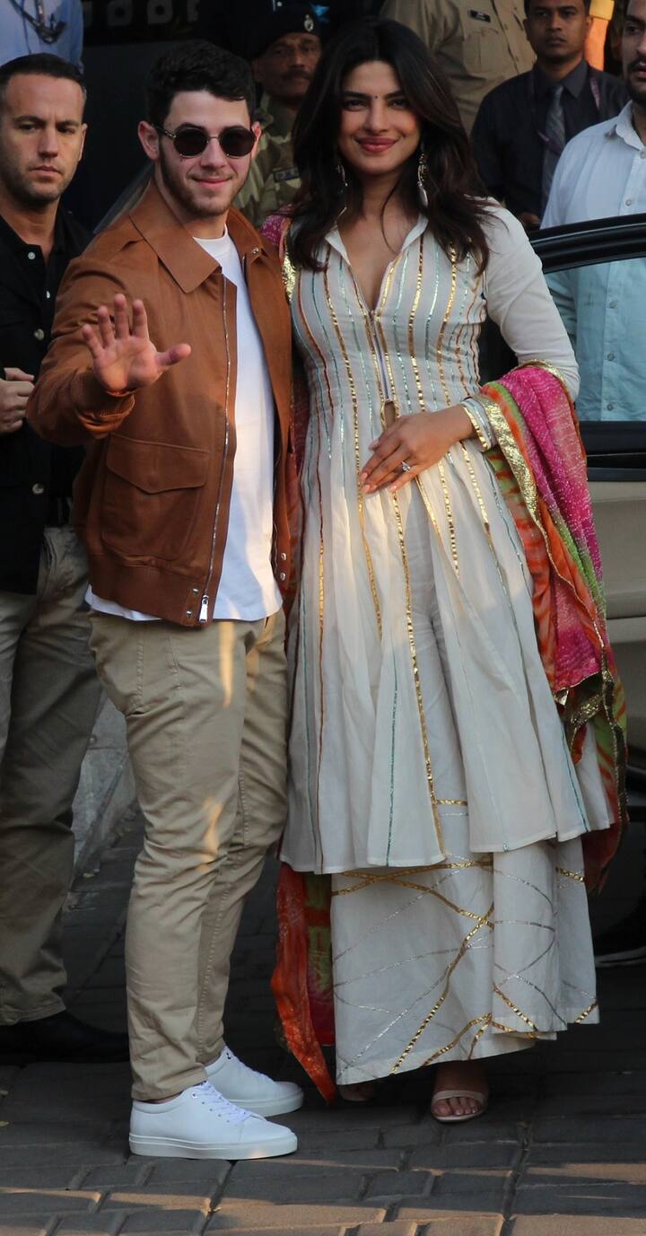 प्रियंका और निक यहां से अपने चार्टेड में सवार होकर सीधा जोधपुर के उम्मैद भवन पहुंचेंगे. (तस्वीर: मानव मंगलानी)