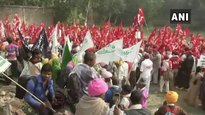 अखिल भारतीय किसान सभा के सचिव अतुल कुमार अंजान ने बताया कि शुक्रवार को संसद मार्ग पर आयोजित किसान सभा में आंदोलन का समर्थन कर रहे विभिन्न राजनीतिक दलों के नेता शिरकत करेंगे. तस्वीर: एएनआई