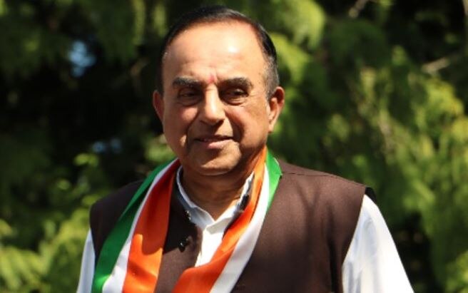 BJP Subramanian Swamy on Navjot Sidhu denies knowing pro Khalistani leader Gopal Chawla whom he was clicked with सिद्धू और खालिस्तानी आतंकी की मुलाकात पर सुब्रमण्यम स्वामी ने कहा- कांग्रेस नेता को गिरफ्तार करे NIA