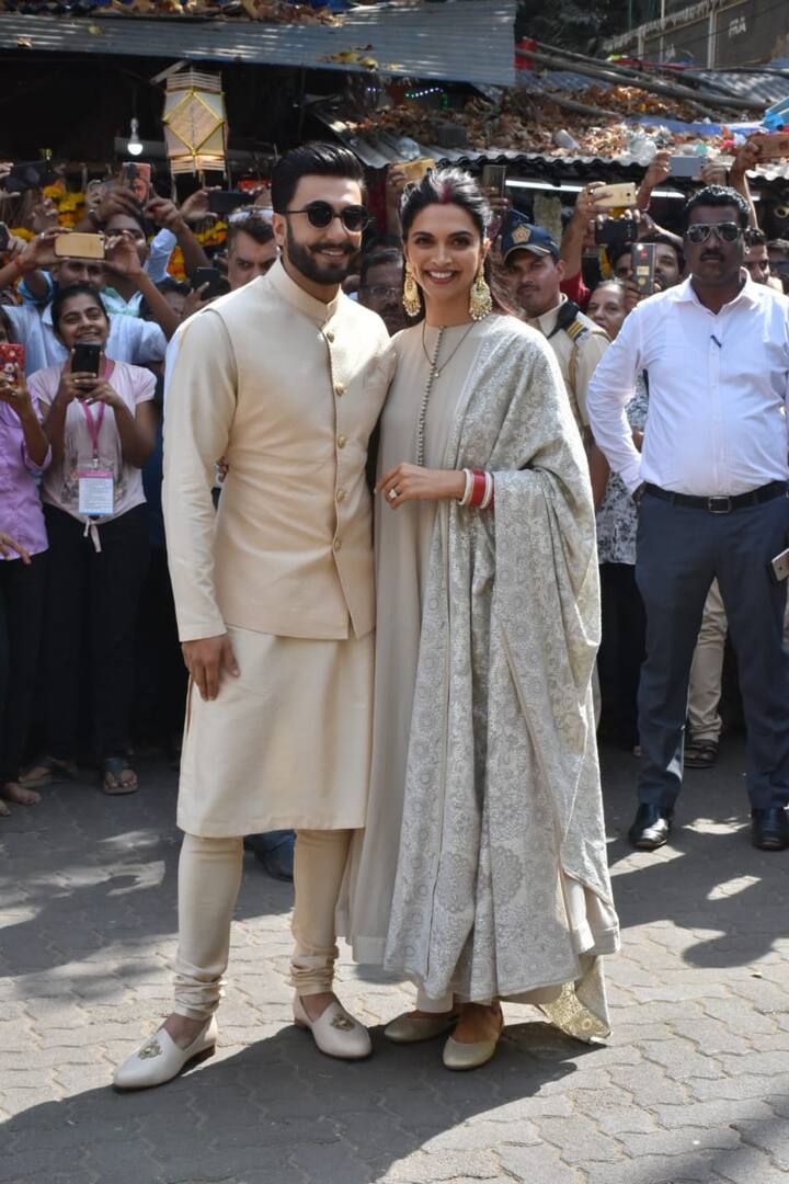 बता दें कि रणवीर दीपिका की फैमिली भी इस दौरान इनके साथ पहुंची है. (तस्वीर: मानव मंगलानी)