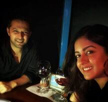 इशिता और वत्सल ऐसे हॉट अंदाज में सेलि‍ब्रेट करते नजर आए अपनी शादी की पहली सालगिरह