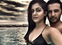 इशिता और वत्सल ऐसे हॉट अंदाज में सेलि‍ब्रेट करते नजर आए अपनी शादी की पहली सालगिरह