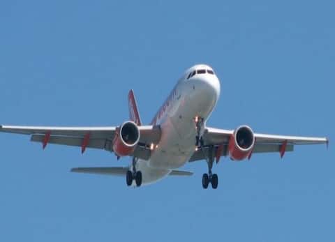 1 दिसंबर से सात रुपये महंगी हुई दिल्ली से हवाई यात्रा 1 दिसंबर से सात रुपये महंगी हुई दिल्ली से हवाई यात्रा