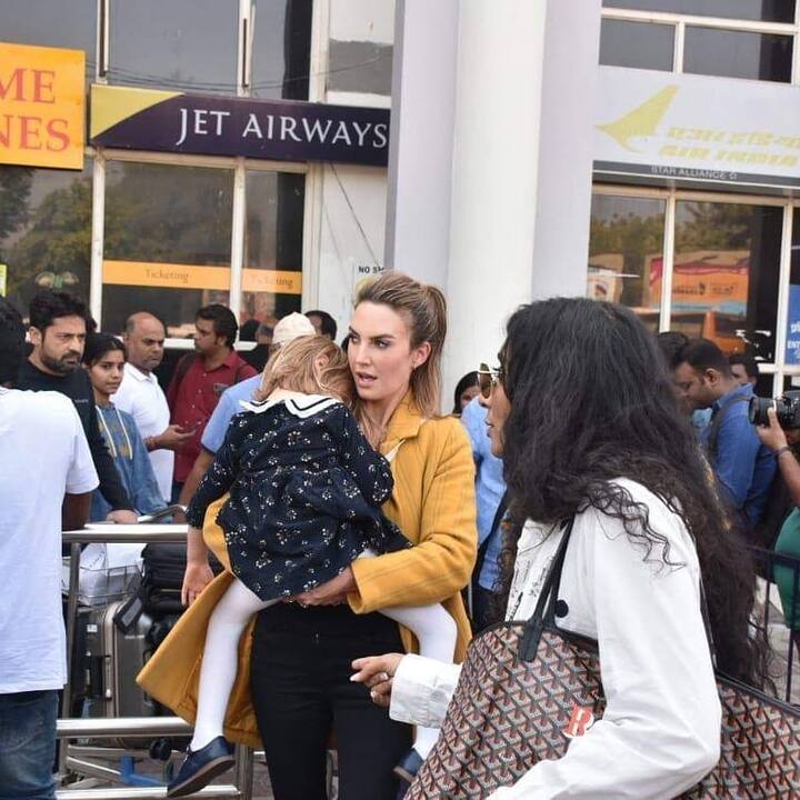 बता दें कि एलिजाबेथ और प्रियंका एक दूसरे की बहुत अच्छी दोस्त है. मेट गाला 2017 से लेकर अब तक ये दोनों कई बार पार्टी और मस्ती करती दिखाई दे चुकी हैं. (तस्वीर: मानव मंगलानी)