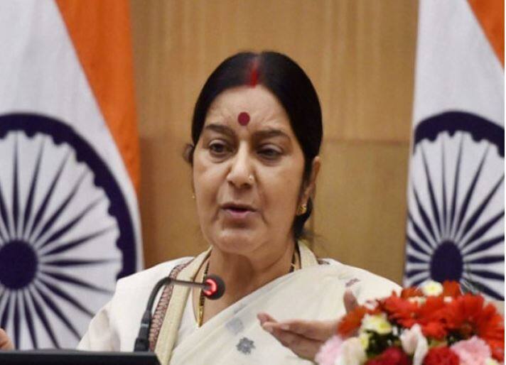 EAM Sushma Swaraj says I never said I will retire from politics सेहत की वजह से नहीं लड़ूंगी लोकसभा चुनाव, राजनीति से सन्यास को लेकर कभी नहीं कहा-सुषमा स्वराज