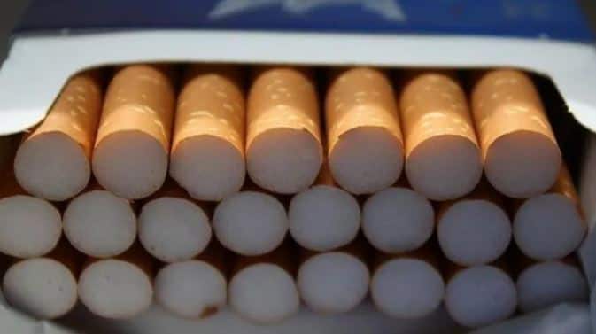 foreign cigarettes truck caught in Lucknow worth three million लखनऊ: पकड़ी गई तस्करी कर लाई जा रही तीन करोड़ की विदेशी सिगरेट