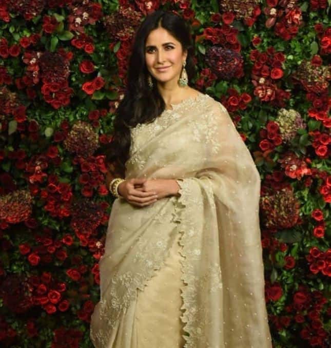 कैटरीना कैफ भी इस रिसेप्शन में खास अंदाज में पहुंची.