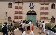 नैनी सेंट्रल जेल की दीवार पर उकेरी जा रही है कुंभ की संपूर्ण कथा, गिनीज बुक में दर्ज कराने की तैयारी