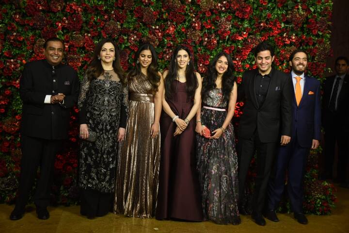 ऐसे में जोधपुर से ये सभी सीधे दीपिका और रणवीर की रिसेप्शन में शामिल होने के लिए पहुंचे.