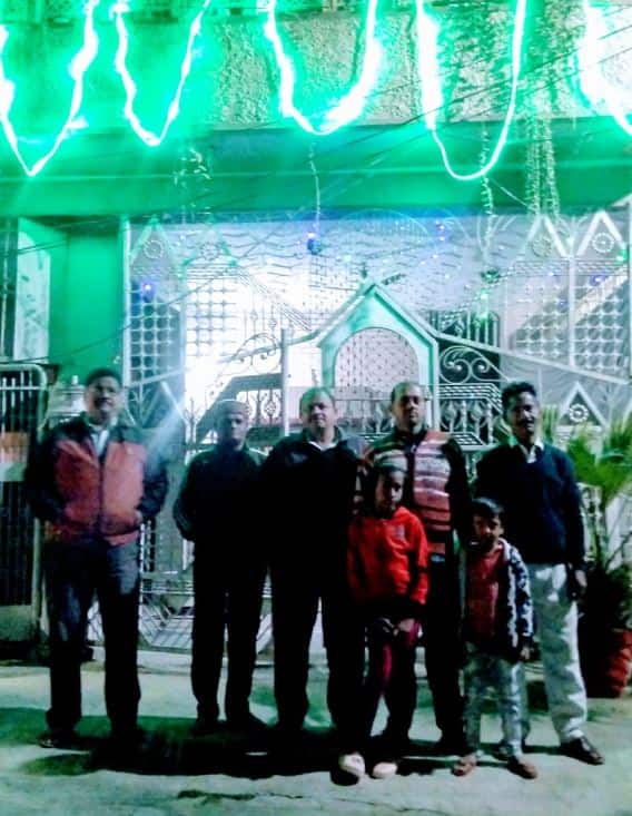 बरेली के लोगों ने मनाया प्रियंका-निक की वेडिंग का जश्न, पुश्तैनी घर को खूब सजाया गया