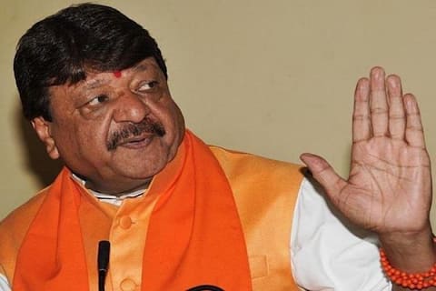 रामदेव ने कहा- मंदिर नहीं बना तो BJP से भरोसा उठेगा, विजयवर्गीय बोले- अभी अध्यादेश नहीं रामदेव ने कहा- मंदिर नहीं बना तो BJP से भरोसा उठेगा, विजयवर्गीय बोले- अभी अध्यादेश नहीं
