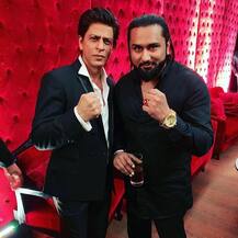 मुंबई में आयोजित दीपिका-रणवीर के रिसेप्शन में दमदार लुक में नज़र आये यो यो हनी सिंह!