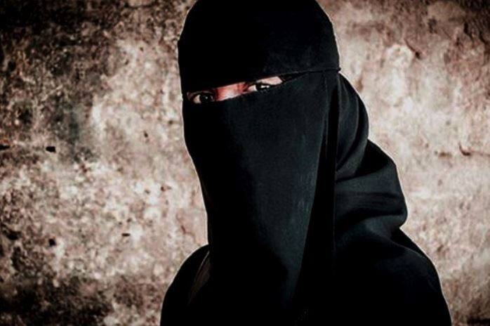 Pak army group is using women to trap youth युवकों को फंसाने के लिए महिलाओं का इस्तेमाल कर रहे हैं पाक आतंकी समूह