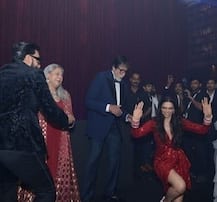 IN PICS: ‘दीपवीर’ की वेडिंग पार्टी में बिग बी और श्वेता बच्चन से लेकर ऐश्वर्या राय तक ने लगाए ठुमके
