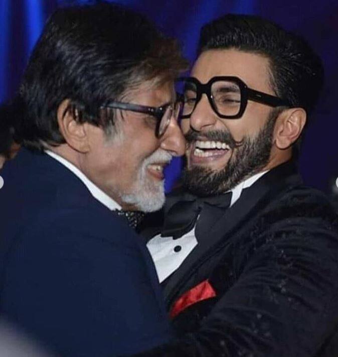 दीपिका-रणवीर की शादी के बाद से ही सभी को इस खास पार्टी का बेसब्री से इंतज़ार था. दरअसल शादी के बाद दीपिका-रणवीर ने पहले 21 नवंबर को बेंगलुरू और फिर 28 नवंबर को मुंबई में रिसेप्शन का आयोजन किया, लेकिन दोनों जगहों पर ही सिनेमाई सितारे नदारद रहे. (तस्वीर: इंस्टाग्राम)