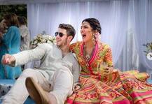 बरेली: लोगों ने अपने-अपने तरीके से मनाया प्रियंका-निक की शादी का जश्न